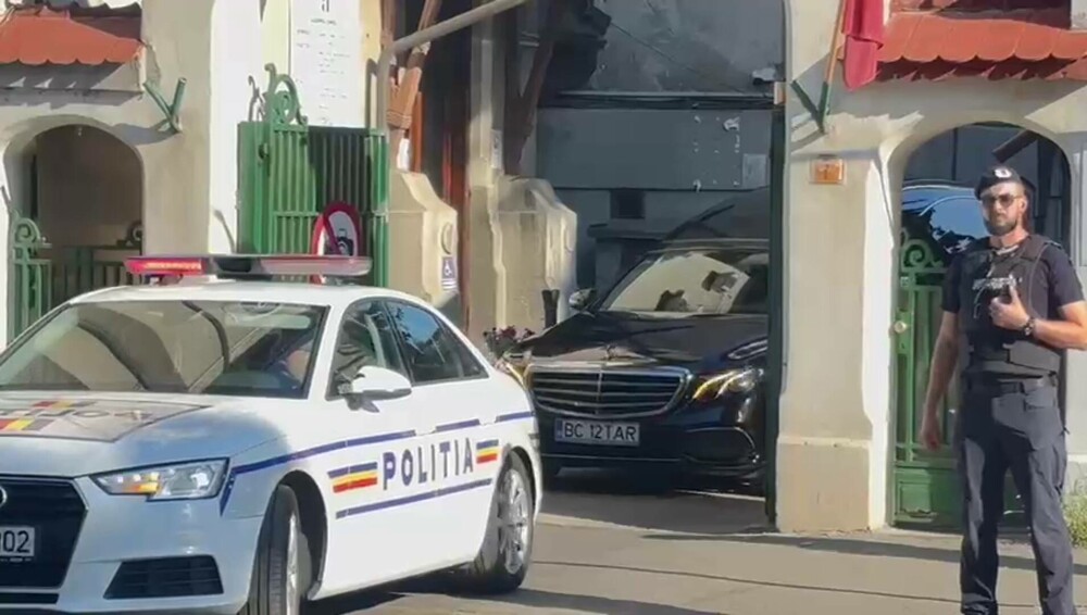 Funeraliile lui Ion Iliescu. Peste 1.000 de oameni i-au adus ultimul omagiu: „Nici pe patul de moarte nu i-a murit zâmbetul” - Imaginea 5