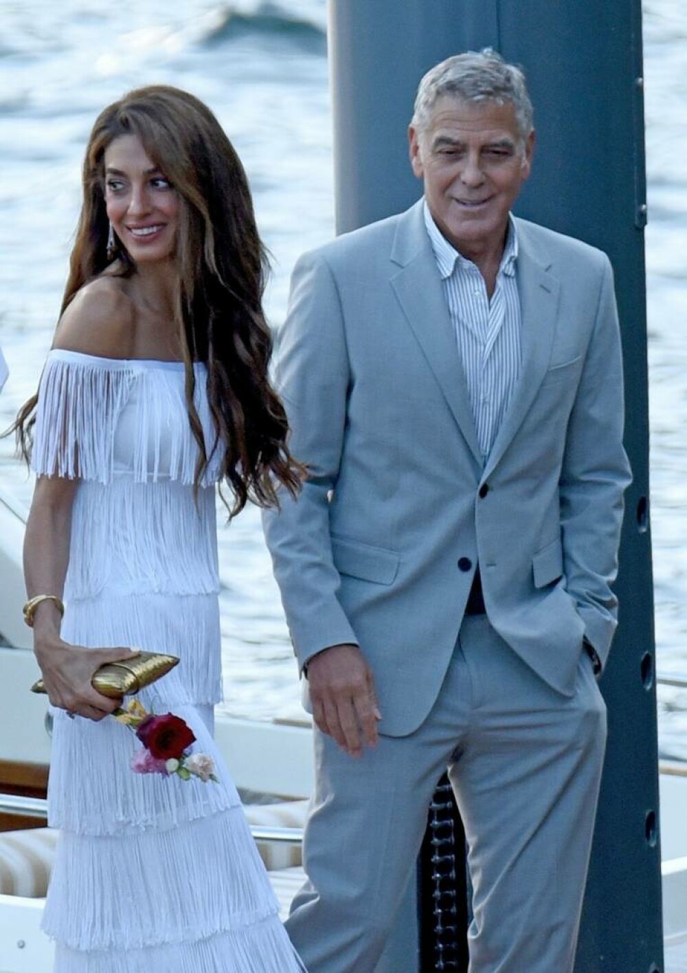 George și Amal Clooney, apariție plină de rafinament pe Lacul Como. Cuplul a atras toate privirile | GALERIE FOTO - Imaginea 4