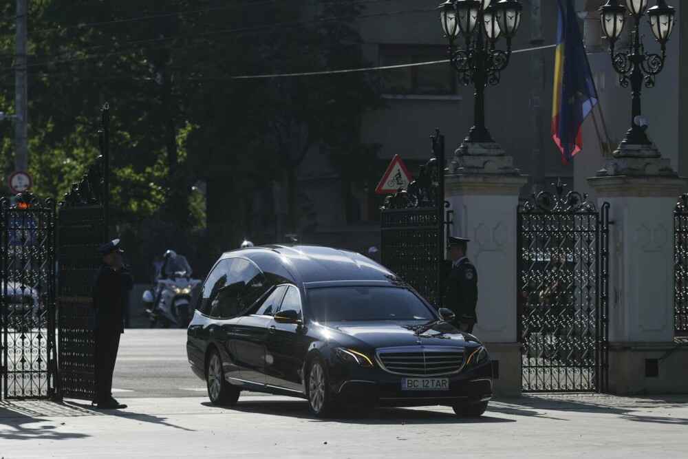 Mesajul soţiei lui Ion Iliescu, la catafalcul fostului preşedinte: 