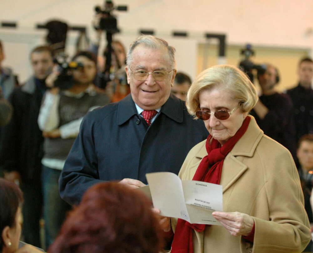 Mesajul soţiei lui Ion Iliescu, la catafalcul fostului preşedinte: 