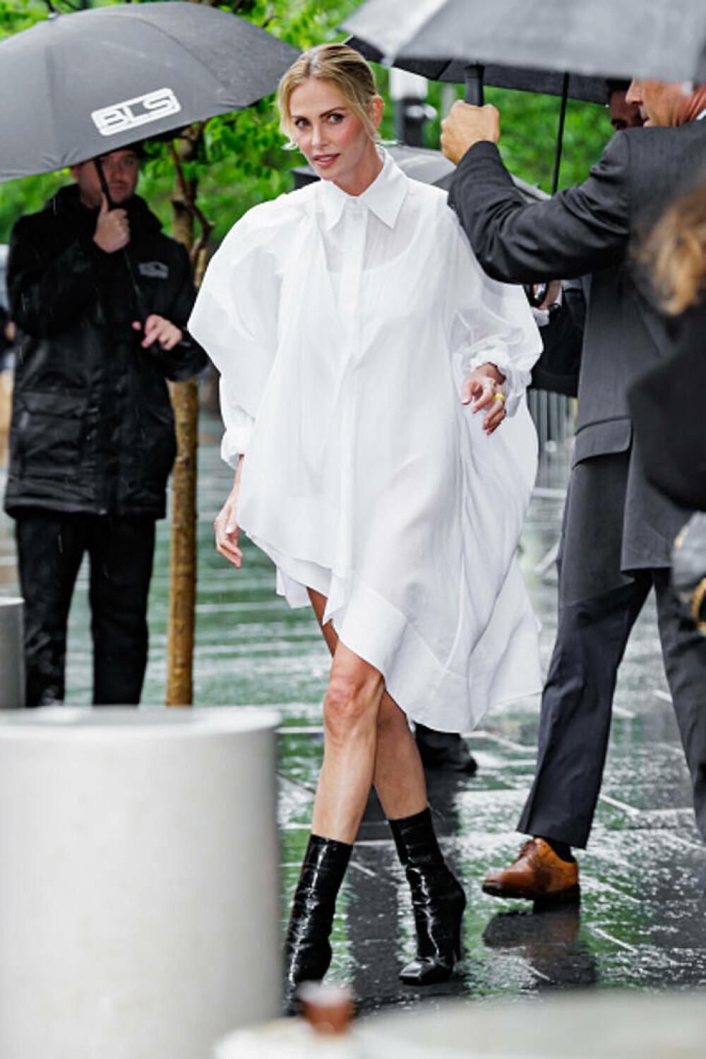 Charlize Theron împlinește 50 de ani. A visat să fie balerină, dar a cucerit Hollywoodul. Imagini de colecție | GALERIE FOTO - Imaginea 9