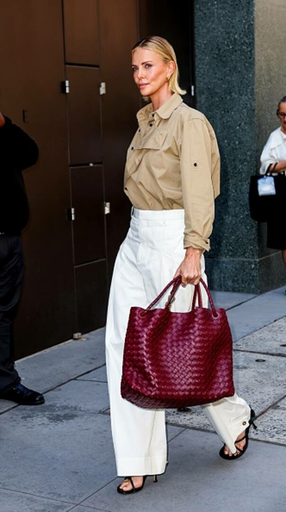 Charlize Theron împlinește 50 de ani. A visat să fie balerină, dar a cucerit Hollywoodul. Imagini de colecție | GALERIE FOTO - Imaginea 10