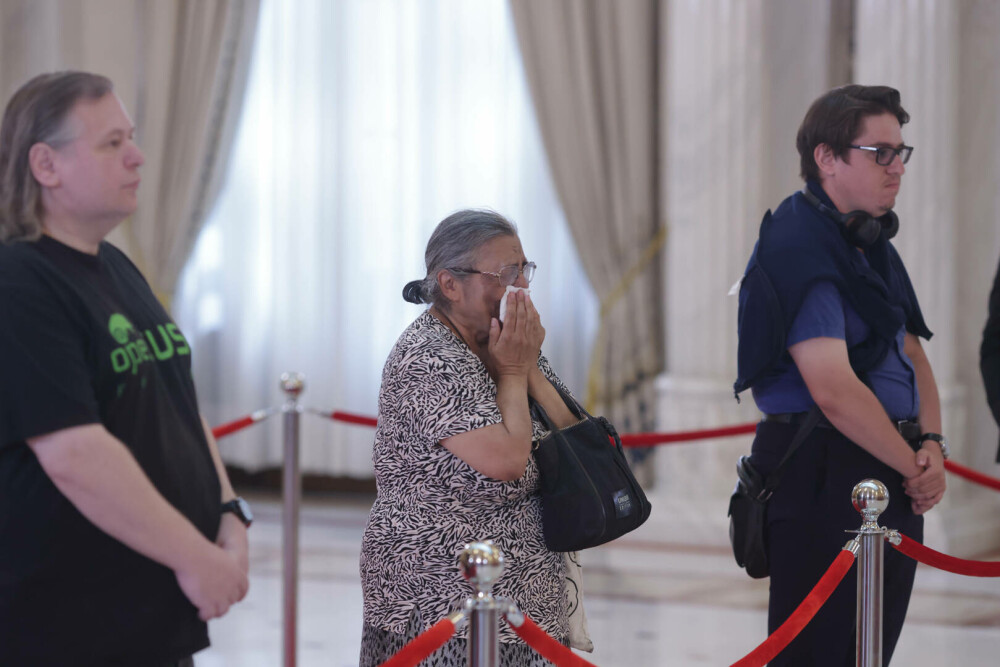 Mesajul soţiei lui Ion Iliescu, la catafalcul fostului preşedinte: 