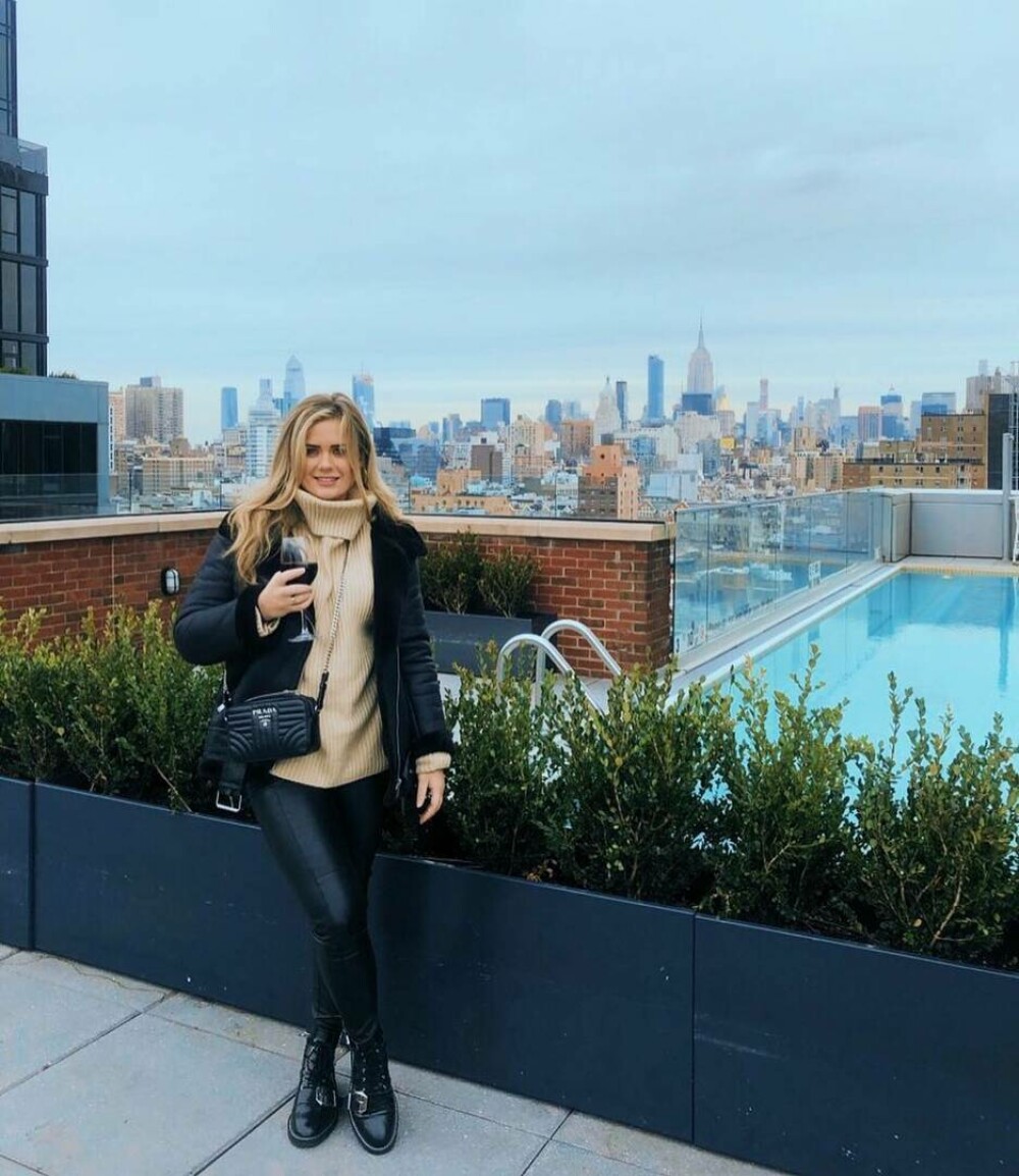 O antreprenoare de 33 de ani, cunoscută pentru brandul său de costume de baie de lux, găsită moartă pe un iaht. FOTO - Imaginea 2