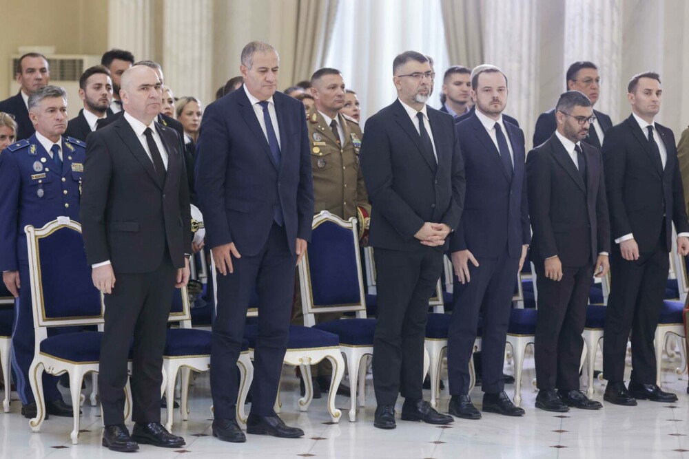 Înmormântarea lui Ion Iliescu, ceremonii oficiale. Nina Iliescu a lipsit de la funeraliile de stat de la Palatul Cotroceni - Imaginea 5