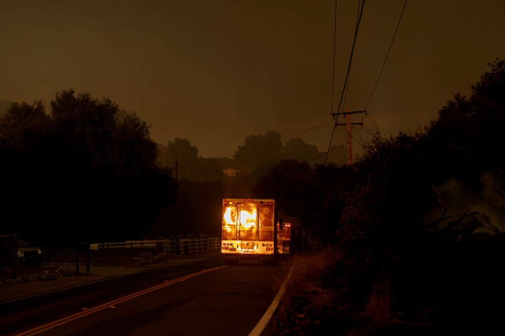 MAE, atenţionare de călătorie pentru SUA. Mai multe zone au fost evacuate după un incendiu violent. GALERIE FOTO & VIDEO - Imaginea 22