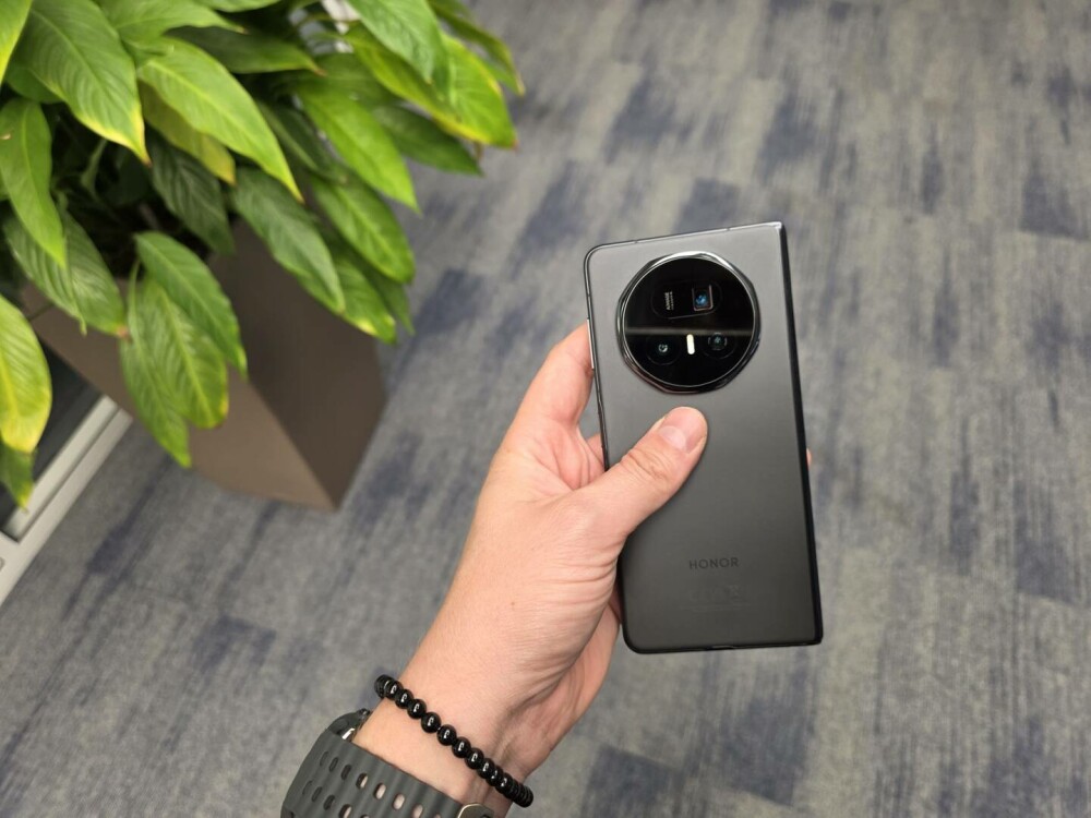 Honor Magic V5: Ce spune Marian Andrei de la I Like IT despre cel mai subțire telefon pliabil din lume - Imaginea 10
