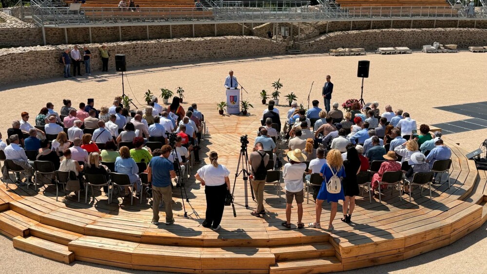 Amfiteatrul roman de la Ulpia Traiana Sarmizegetusa a fost redeschis. Cum arată după ce a fost restaurat. FOTO - Imaginea 5