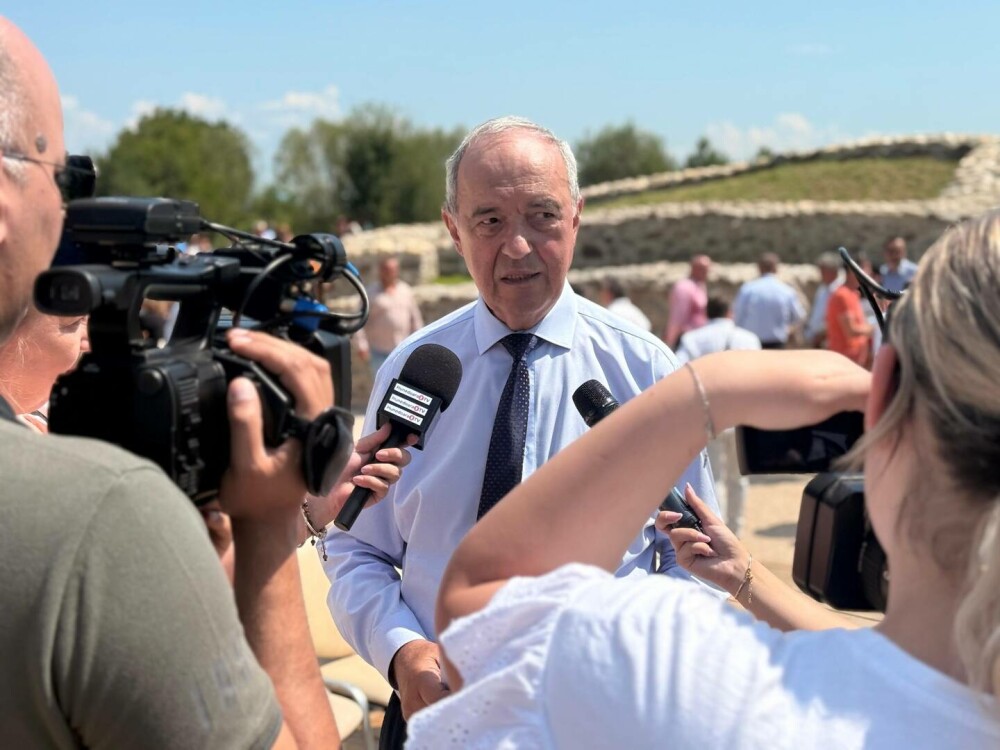 Amfiteatrul roman de la Ulpia Traiana Sarmizegetusa a fost redeschis. Cum arată după ce a fost restaurat. FOTO - Imaginea 6