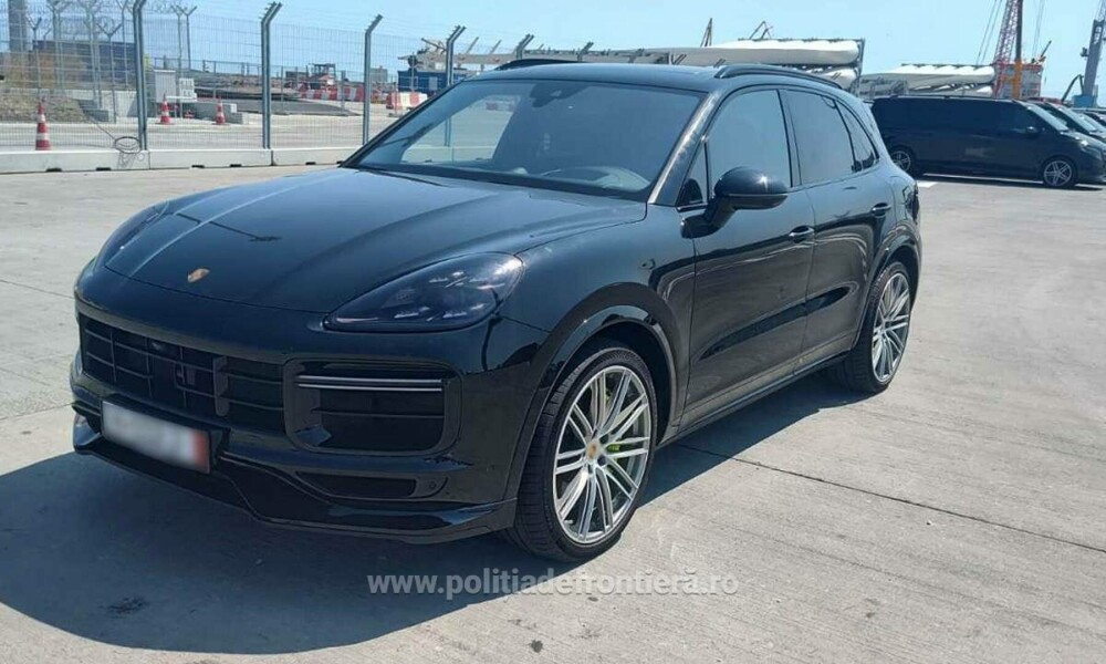 Un Porsche de 90.000 de euro a fost confiscat de polițiști în Portul Constanţa. Ce au descoperit în urma verificărilor | FOTO - Imaginea 1