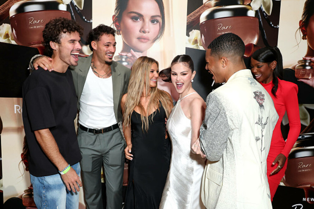 Selena Gomez, apariție spectaculoasă la lansarea noului său parfum. Cu ce ținută a atras toate privirile. GALERIE FOTO - Imaginea 5