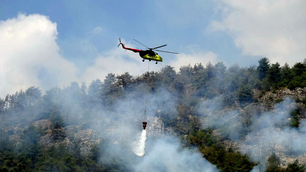 Sudul Europei, în alertă din cauza incendiilor. Flăcările au înghițit case în doar câteva minute, în Grecia și Turcia - Imaginea 3