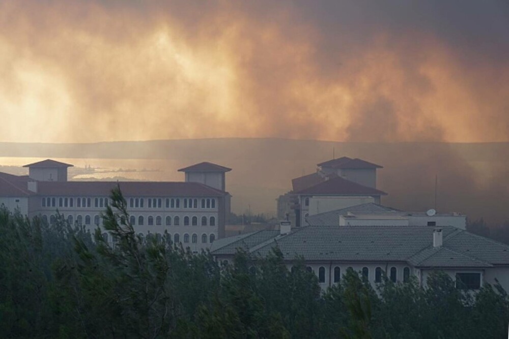 Sudul Europei, în alertă din cauza incendiilor. Flăcările au înghițit case în doar câteva minute, în Grecia și Turcia - Imaginea 4