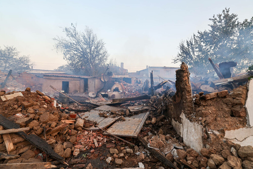 Sudul Europei, în alertă din cauza incendiilor. Flăcările au înghițit case în doar câteva minute, în Grecia și Turcia - Imaginea 16