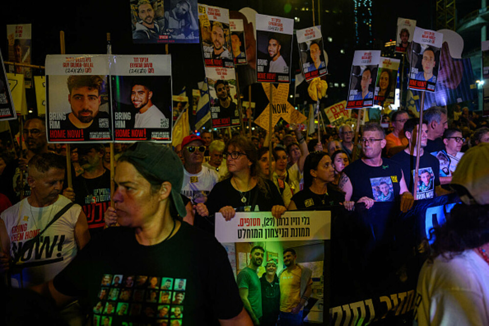 Mii de israelieni au protestat față de ofensiva din Gaza, după decizia guvernului Netanyahu de a ocupa orașul - Imaginea 1