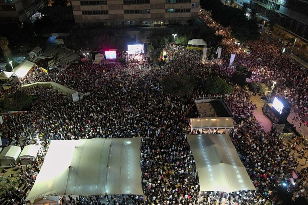 Mii de israelieni au protestat față de ofensiva din Gaza, după decizia guvernului Netanyahu de a ocupa orașul - Imaginea 7