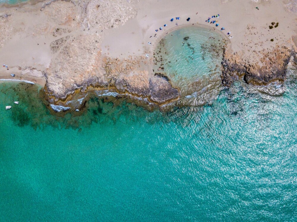 Plaja cu nisip roz din Spania. Cum arată și cum să ajungi la cea mai spectaculoasă plajă din Insulele Baleare - Imaginea 6