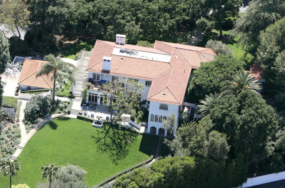 Angelina Jolie vrea să-și vândă reședința istorică din Los Angeles. Unde intenționează să se mute. FOTO - Imaginea 15