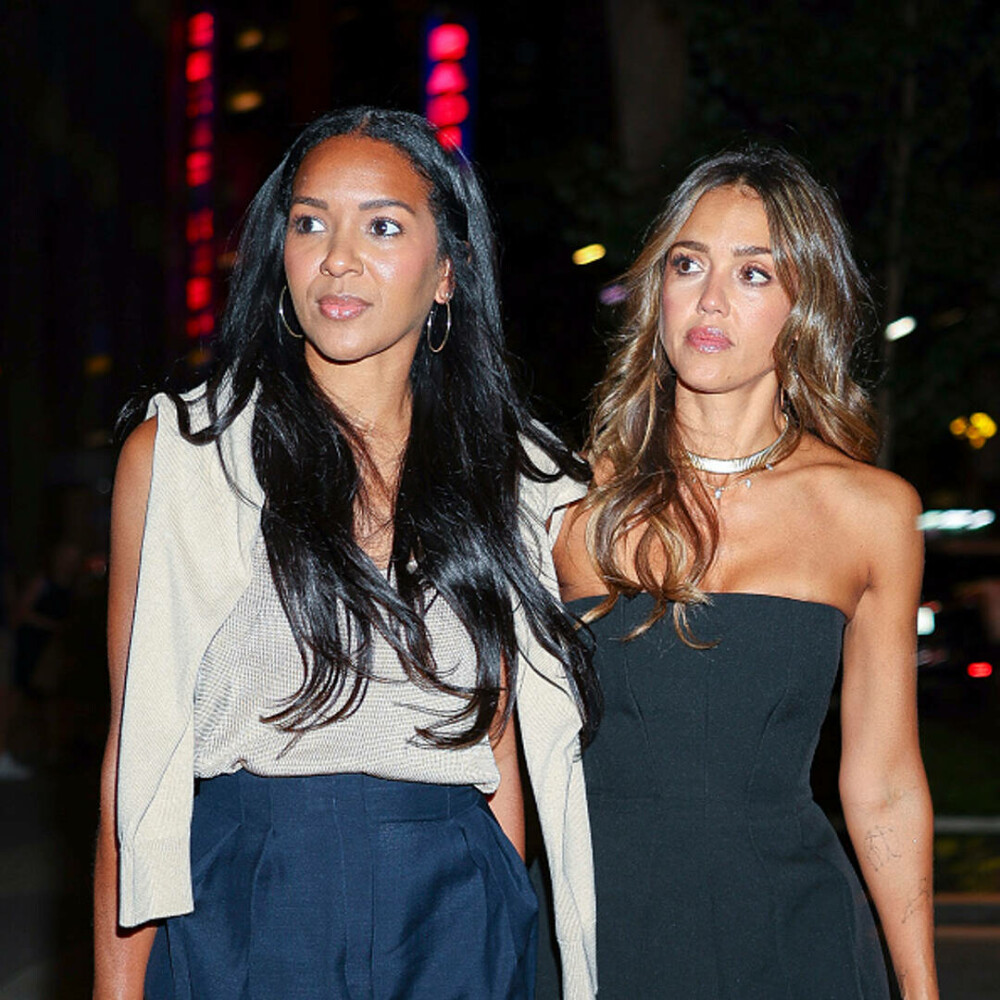 Jessica Alba a întors toate privirile la New York. Cum a fost surprinsă după vacanța din Miami. GALERIE FOTO - Imaginea 22