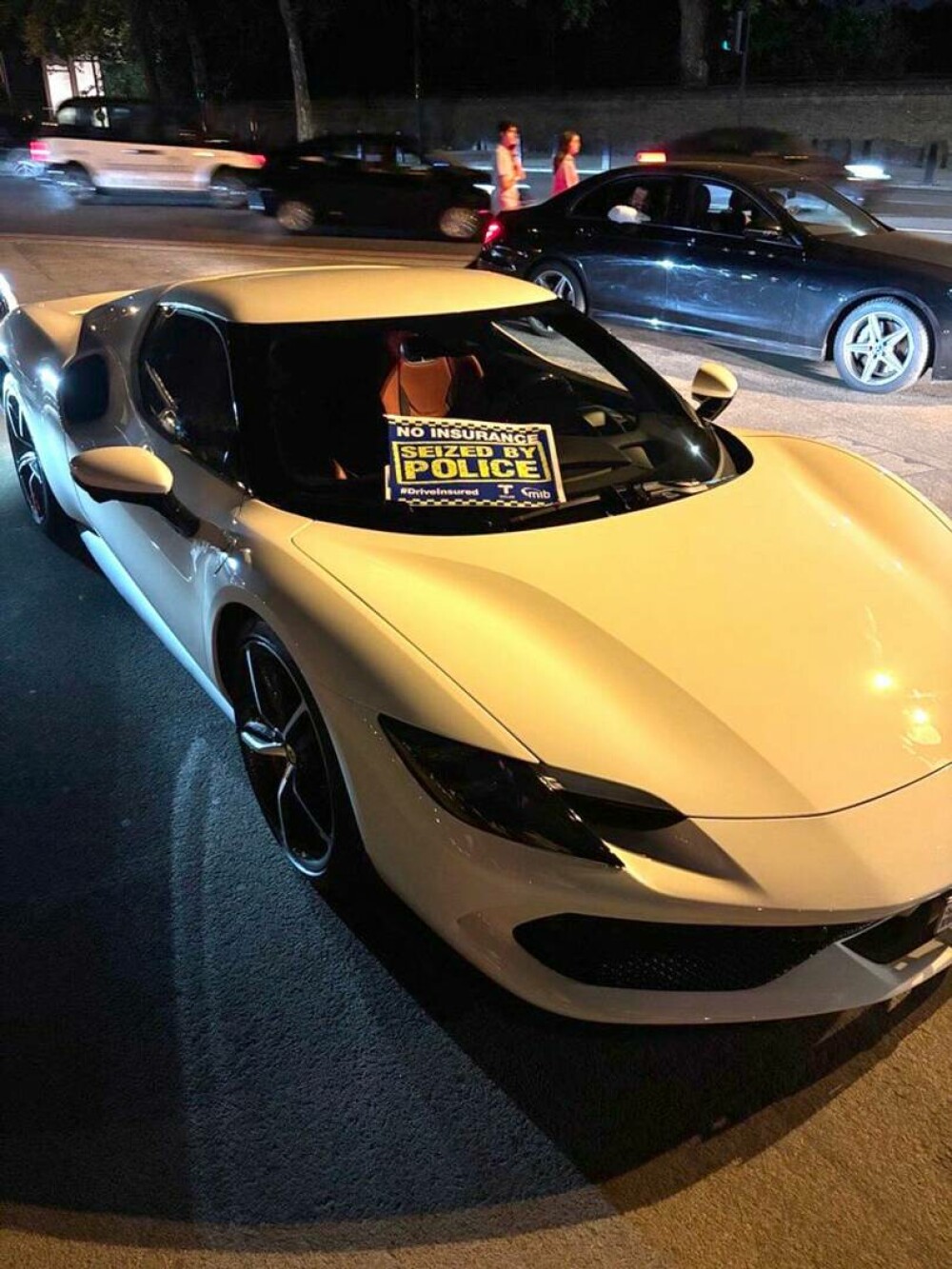 Poliția londoneză a confiscat 72 de mașini de lux, după ce a primit plângeri de la locuitori. FOTO - Imaginea 5