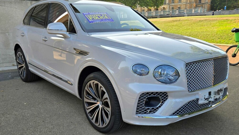 Poliția londoneză a confiscat 72 de mașini de lux, după ce a primit plângeri de la locuitori. FOTO - Imaginea 7