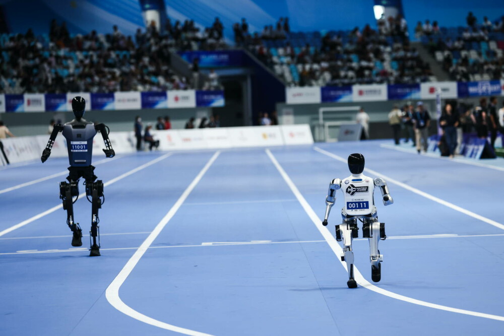 VIDEO. Imagini uimitoare în China. La ce nivel au ajuns roboții dotați cu inteligență artificială. Au jucat și fotbal - Imaginea 5