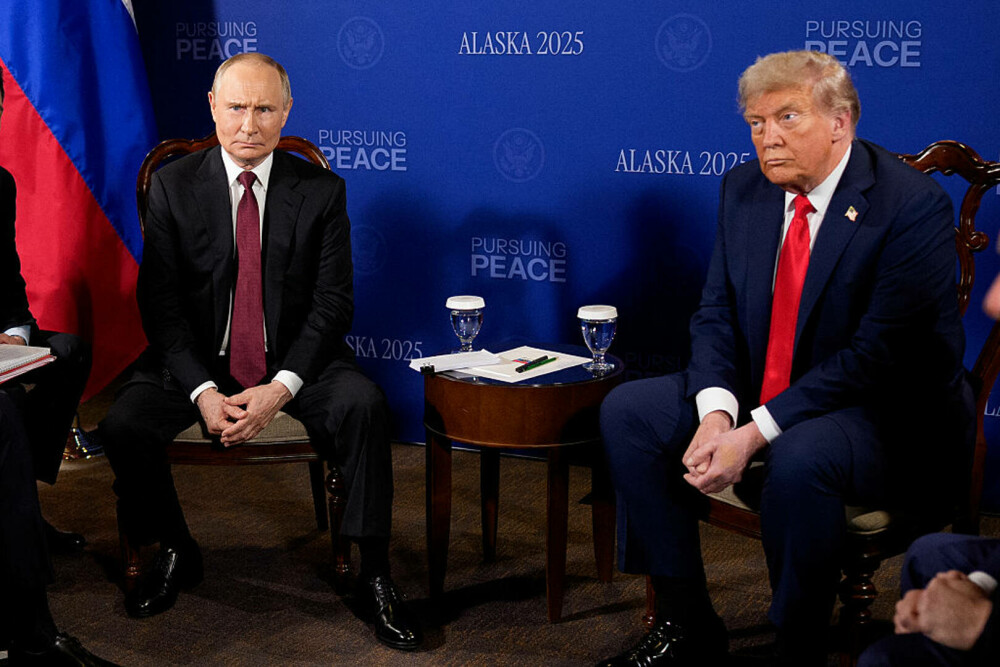GALERIE FOTO. Cum l-a așteptat Donald Trump cu covorul roșu pe Vladimir Putin, acuzat de crime de război - Imaginea 4