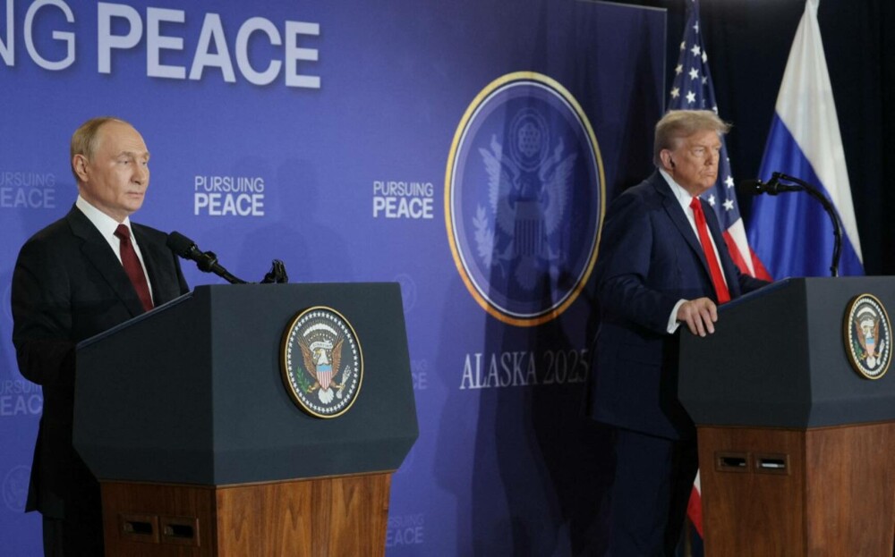 GALERIE FOTO. Cum l-a așteptat Donald Trump cu covorul roșu pe Vladimir Putin, acuzat de crime de război - Imaginea 24