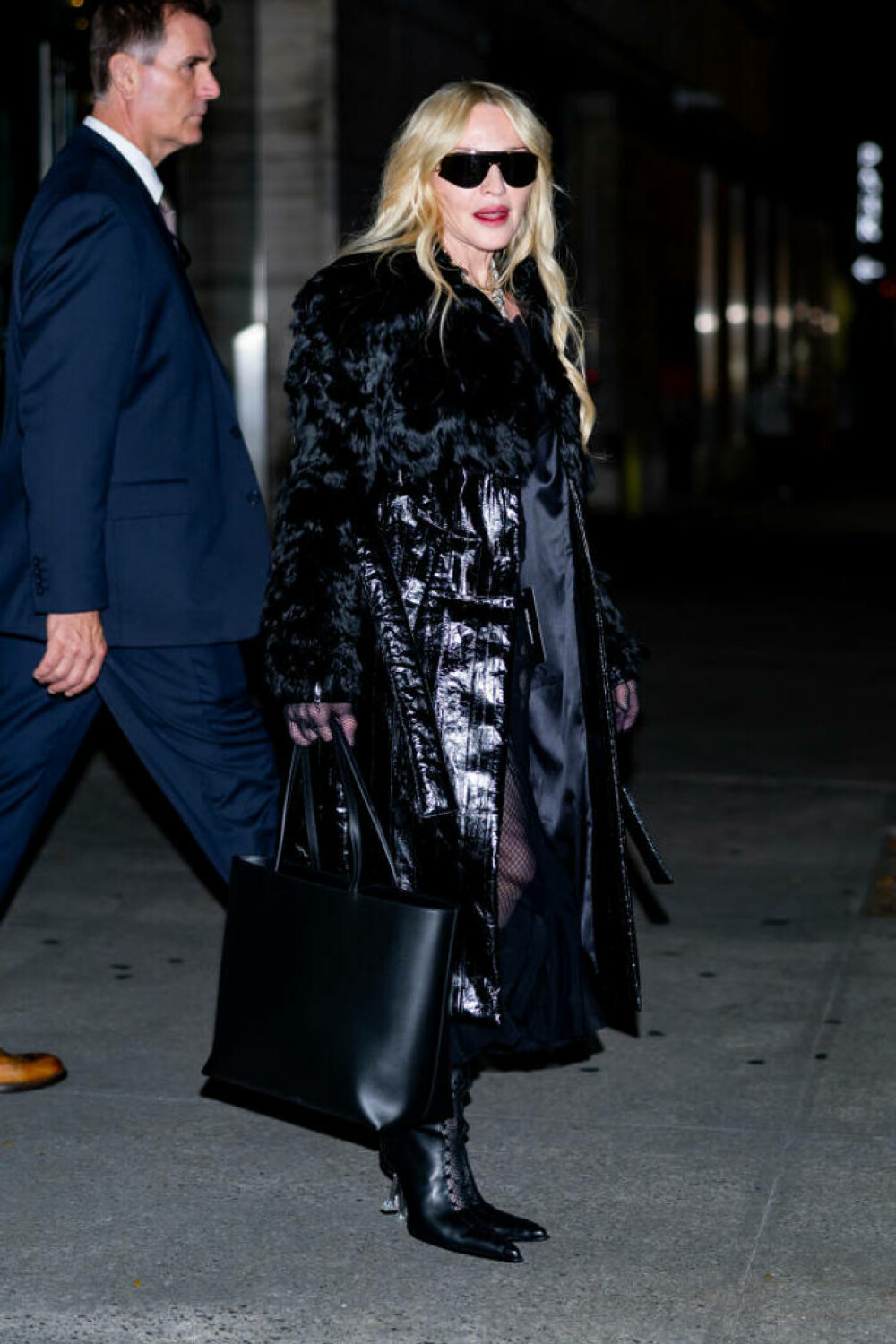 FOTO. Cum arată Madonna la 67 de ani. Imagini rare cu vedeta muzicii pop și copiii săi în Italia - Imaginea 7