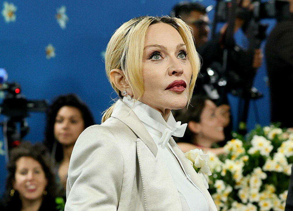 FOTO. Cum arată Madonna la 67 de ani. Imagini rare cu vedeta muzicii pop și copiii săi în Italia - Imaginea 8