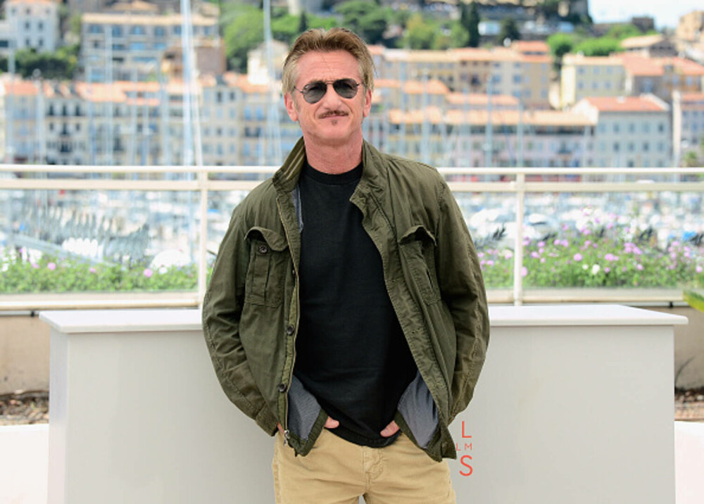 Sean Penn a împlinit 65 de ani. Actorul rămâne un nume iconic al cinematografiei americane. GALERIE FOTO - Imaginea 2
