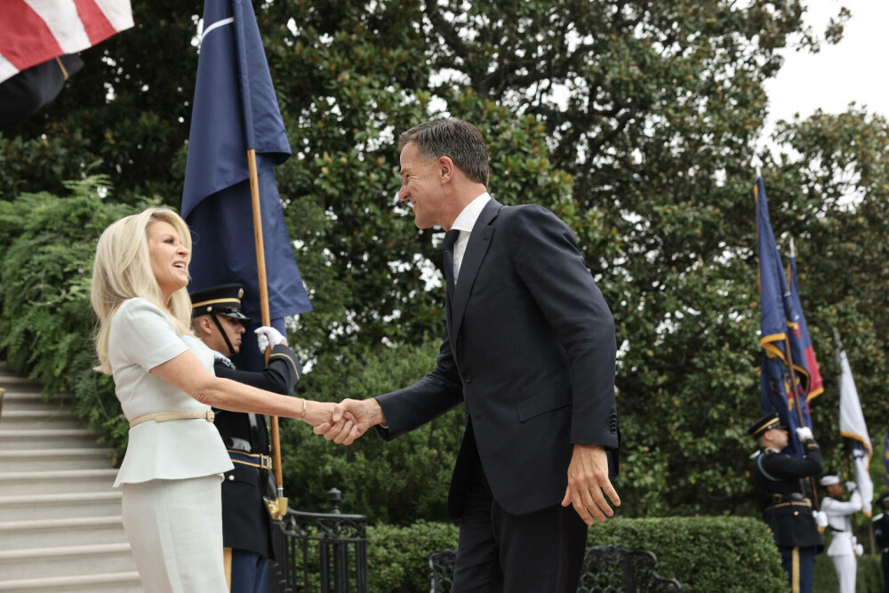 Cine este Monica Crowley, cea care i-a întâmpinat pe liderii europeni la Casa Albă. Scandalul în care a fost implicată. FOTO - Imaginea 3