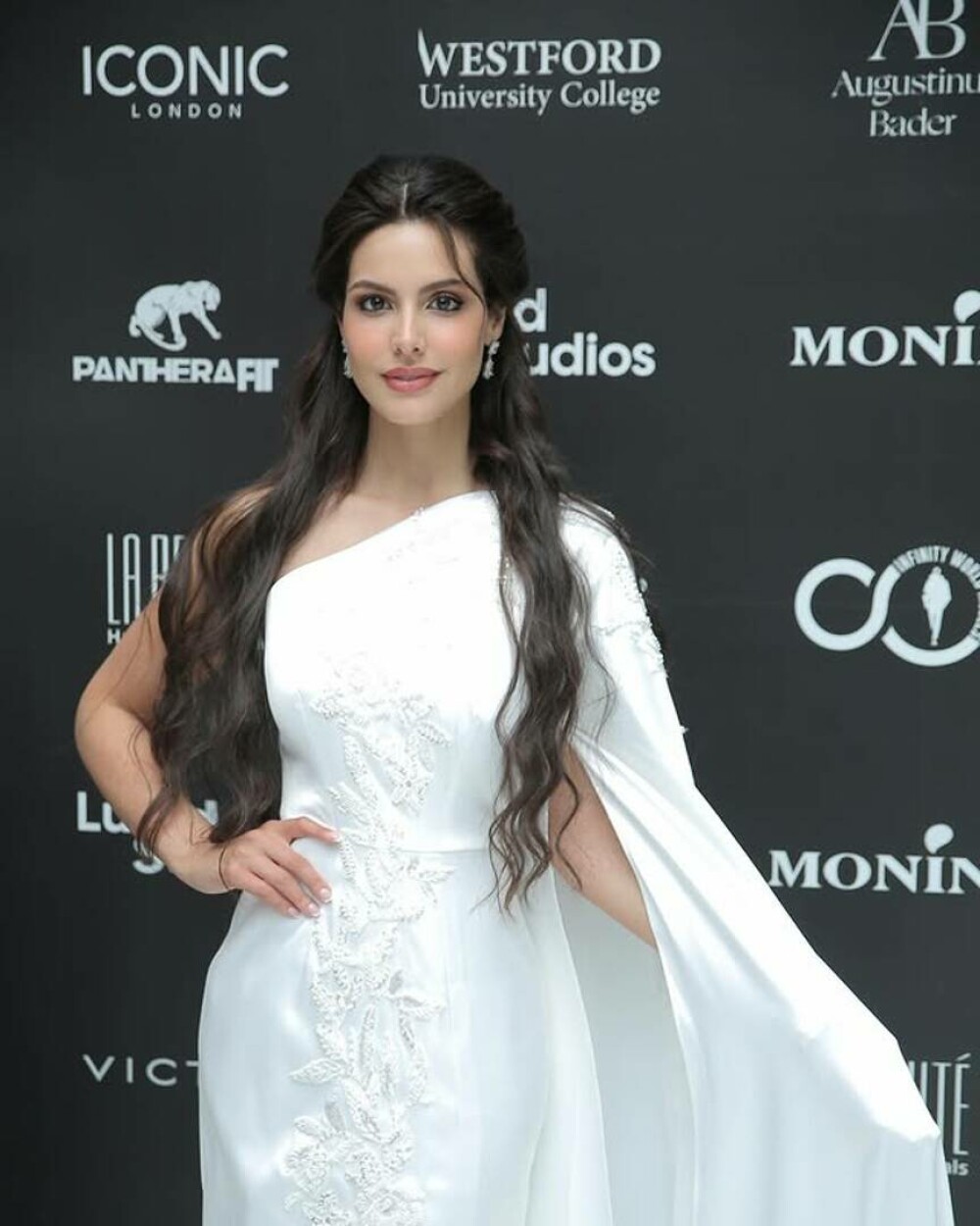 Palestina va fi reprezentată pentru prima dată în istorie la „Miss Universe”. Cine este Nadeen Ayoub | GALERIE FOTO - Imaginea 11