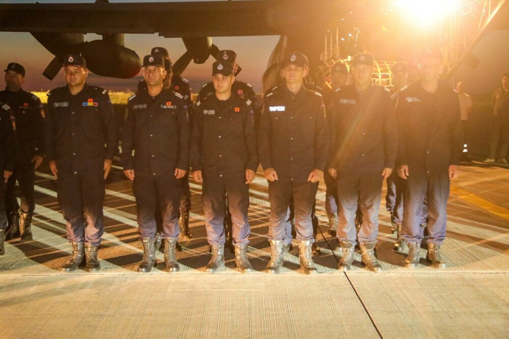 Pompierii români au plecat spre Spania cu o aeronavă militară. Vor acţiona la incendiile din regiunea Galicia. FOTO&VIDEO - Imaginea 4