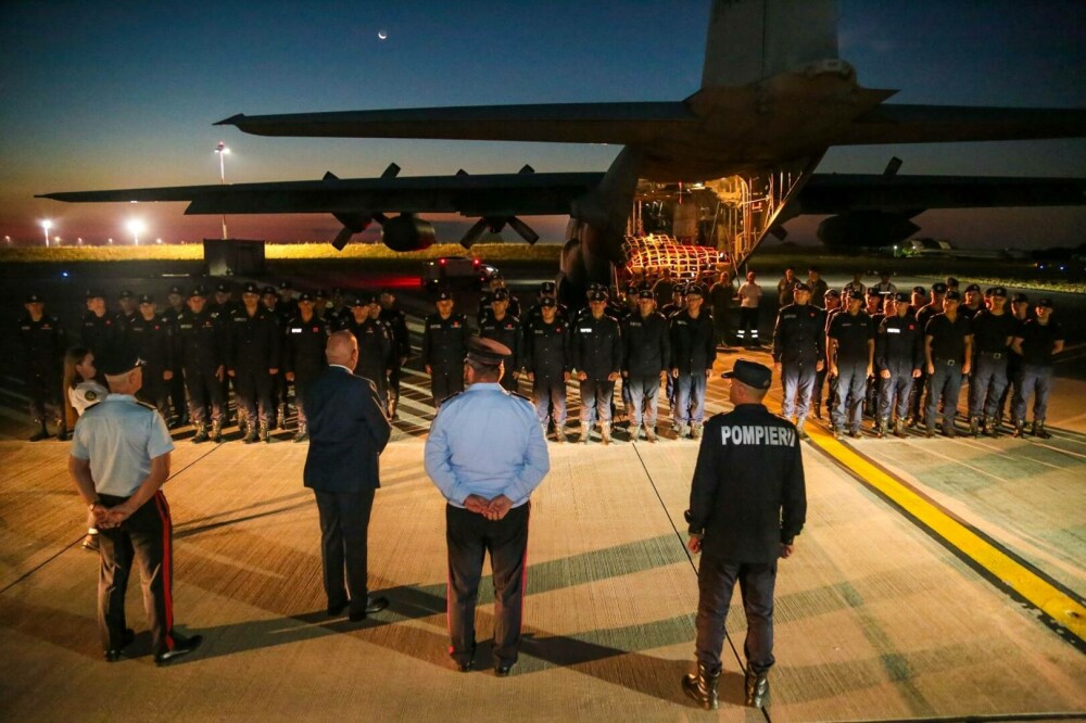 Pompierii români au plecat spre Spania cu o aeronavă militară. Vor acţiona la incendiile din regiunea Galicia. FOTO&VIDEO - Imaginea 6
