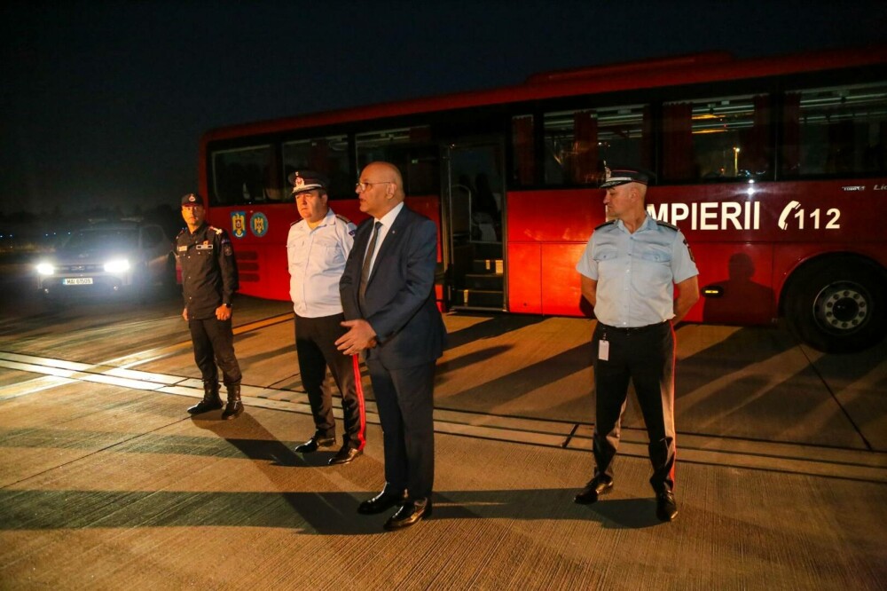 Pompierii români au plecat spre Spania cu o aeronavă militară. Vor acţiona la incendiile din regiunea Galicia. FOTO&VIDEO - Imaginea 10