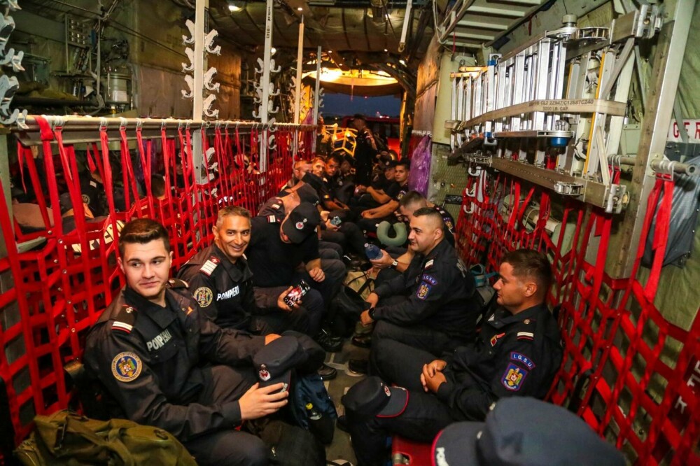 Pompierii români au plecat spre Spania cu o aeronavă militară. Vor acţiona la incendiile din regiunea Galicia. FOTO&VIDEO - Imaginea 13