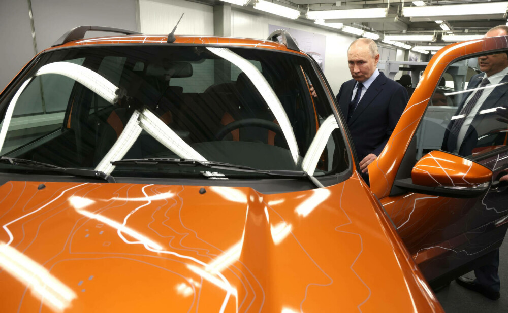 Cum arată ultimul model Lada. Lansat doar în showroom-uri, pentru că Rusia nu are piese să-l producă și în serie | FOTO - Imaginea 5