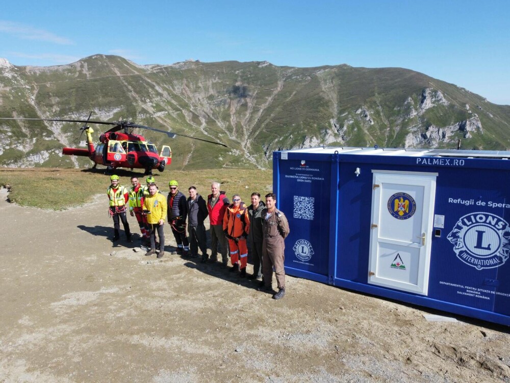 Primul refugiu montan amplasat în Bucegi, pe traseul spre Vârful Omu. Este dotat cu pături, apă și sistem de încălzire | FOTO - Imaginea 1