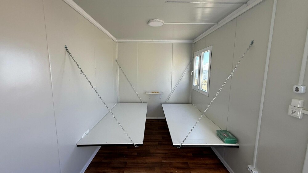 Primul refugiu montan amplasat în Bucegi, pe traseul spre Vârful Omu. Este dotat cu pături, apă și sistem de încălzire | FOTO - Imaginea 2