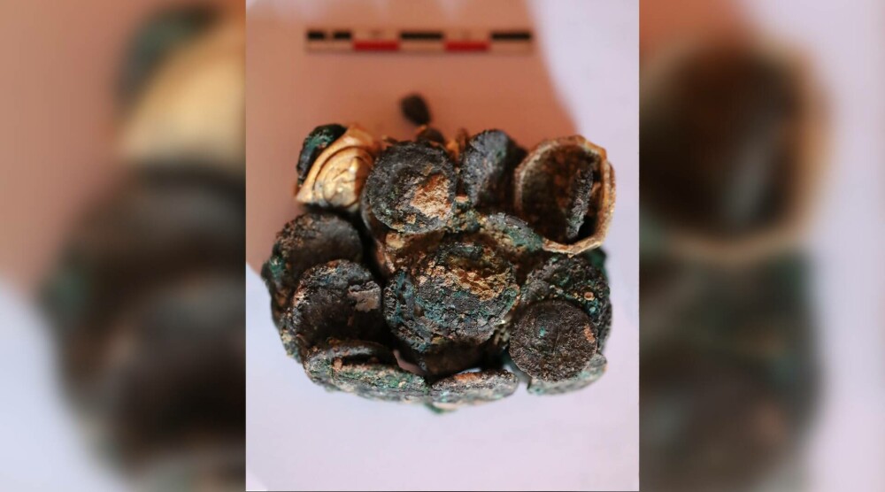 Tezaur de aproape două milenii, descoperit la Histria. Obiectele provin dintr-o locuință din perioada romană - Imaginea 3