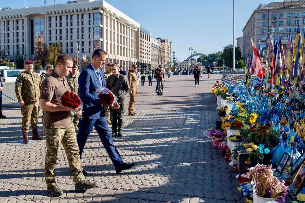 Ionuţ Moşteanu, de Ziua Drapelului în Ucraina: „România rămâne ferm alături de Ucraina. Nu vom ceda propagandei Moscovei” - Imaginea 2