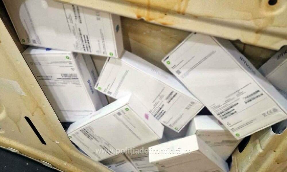 200 de telefoane mobile, găsite în pereții unui autobuz înmatriculat în Ucraina. Valorau de 14 ori mai mult decât vehiculul - Imaginea 5