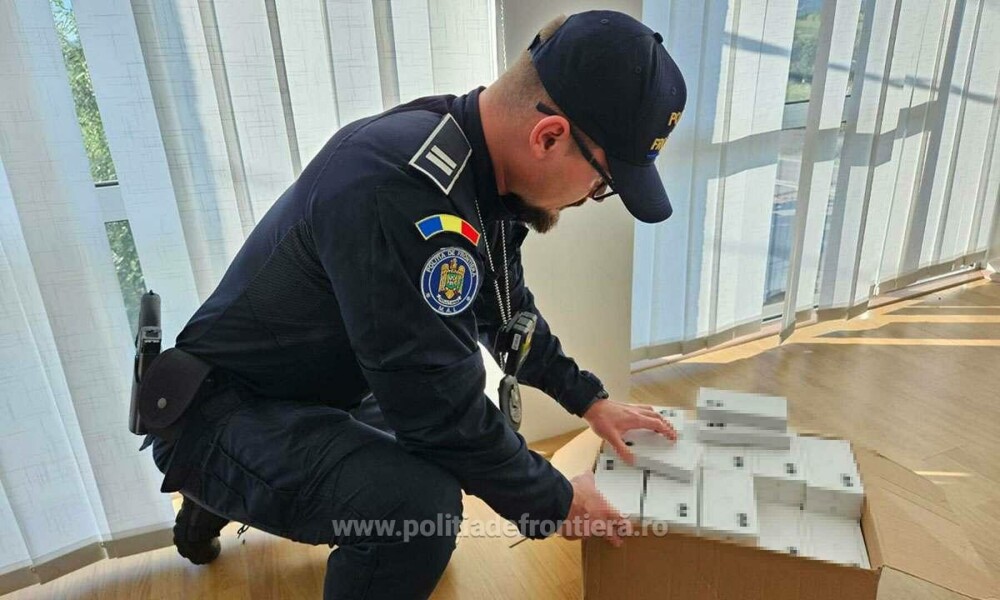 200 de telefoane mobile, găsite în pereții unui autobuz înmatriculat în Ucraina. Valorau de 14 ori mai mult decât vehiculul - Imaginea 7