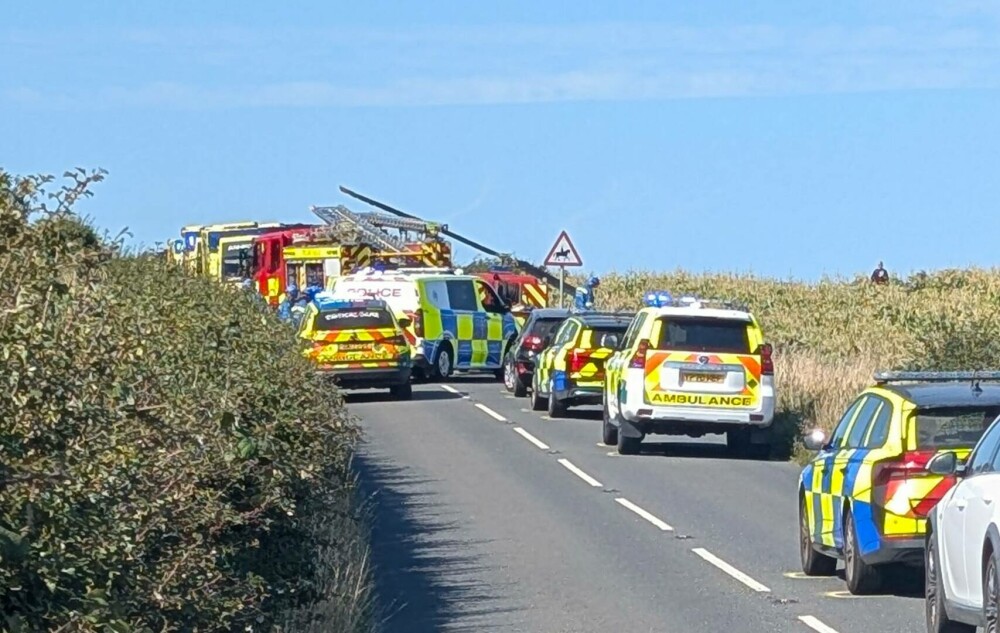 Trei pasageri au murit după ce un elicopter s-a prăbușit pe o insulă britanică, în timpul unei lecții de zbor - Imaginea 4