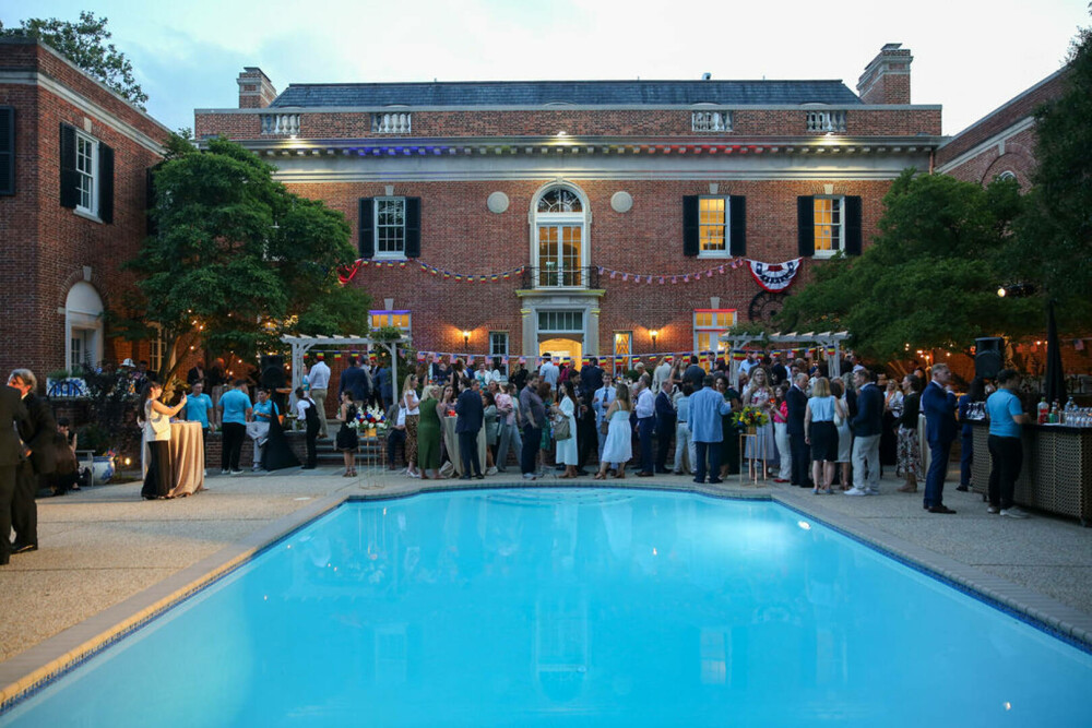 Andrei Muraru a dezvăluit cât costă chiria reședinței ambasadorului României în SUA: ”Face cinste românilor” - Imaginea 1