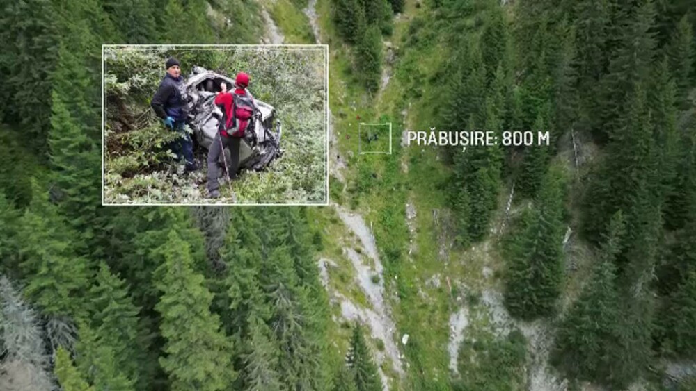 Supraviețuitorul accidentului din Munții Iezer a fost găsit în râpă după 10 ore de la tragedie. Ce le-a spus salvatorilor - Imaginea 5