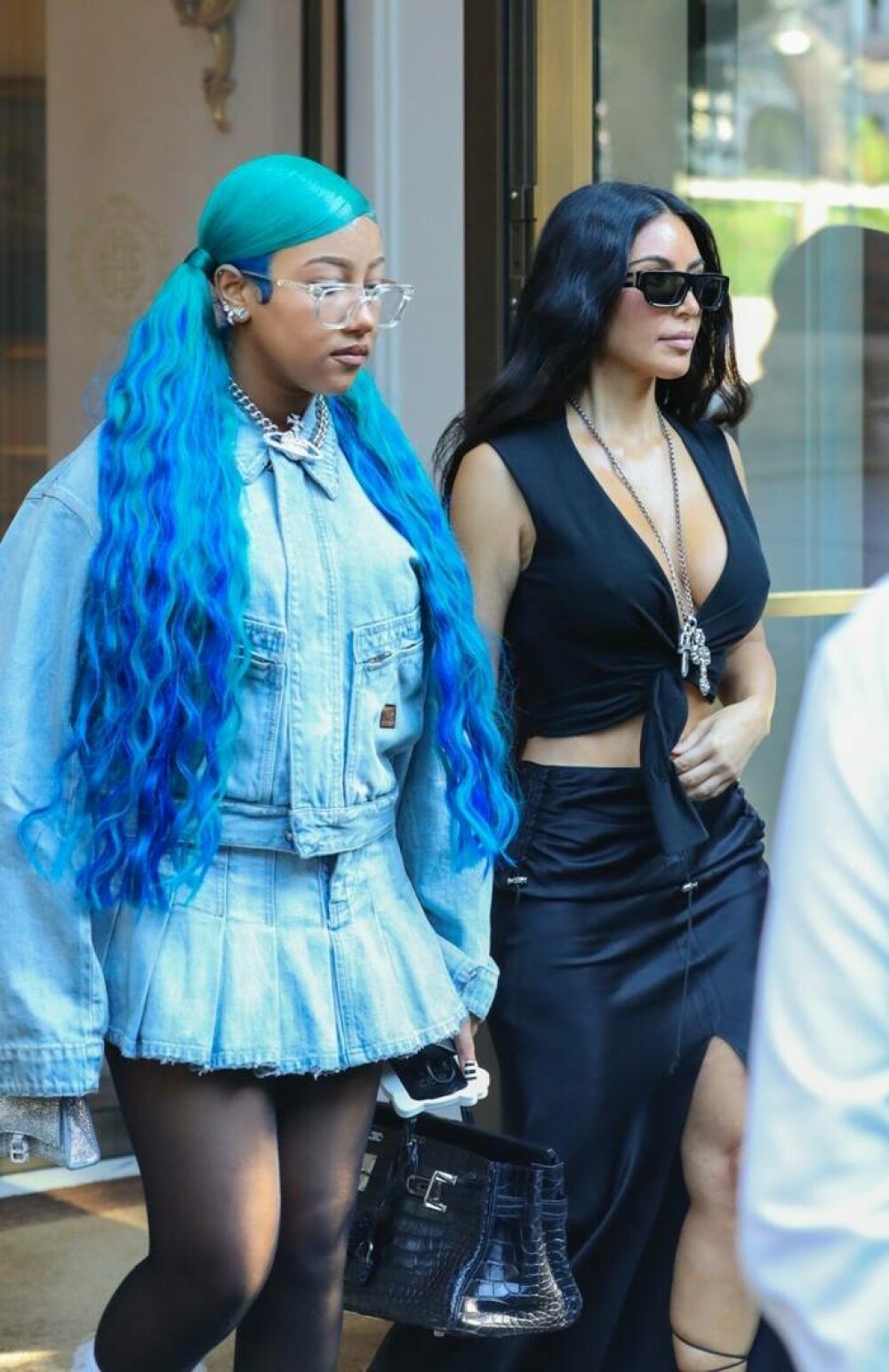 Kim Kardashian răspunde comentariilor legate de stilul vestimentar al lui North West - Imaginea 11