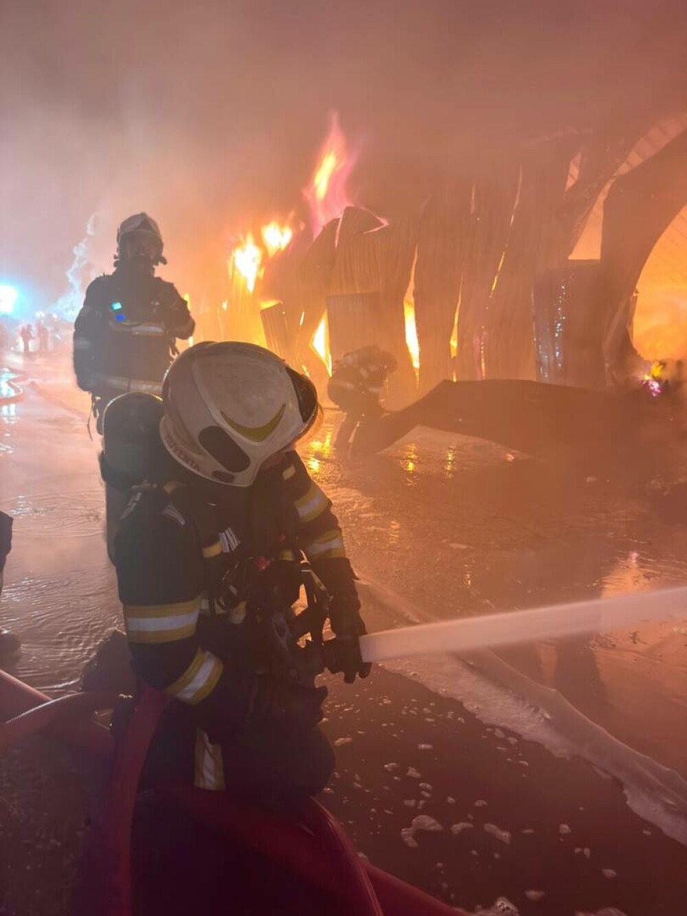 Zonele din București unde poluarea aerului este încă la un nivel ridicat, după incendiul violent de la „Dragonul Roşu” - Imaginea 9