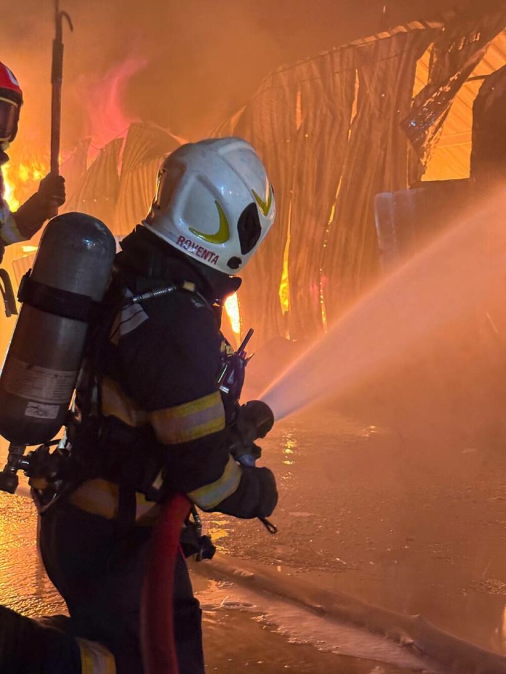 Zonele din București unde poluarea aerului este încă la un nivel ridicat, după incendiul violent de la „Dragonul Roşu” - Imaginea 10